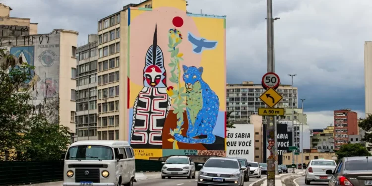 Prefeitura inicia obra para abrir estacionamento embaixo do Minhocão; vereadores contestam