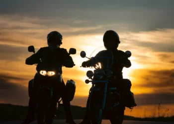 Atenção, motociclistas! Equipamentos de segurança? “Não os dispense”