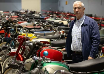 Armazém de Memórias mostra mais de 600 motos e carros clássicos