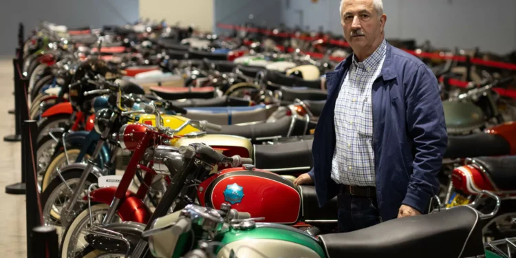 Armazém de Memórias mostra mais de 600 motos e carros clássicos