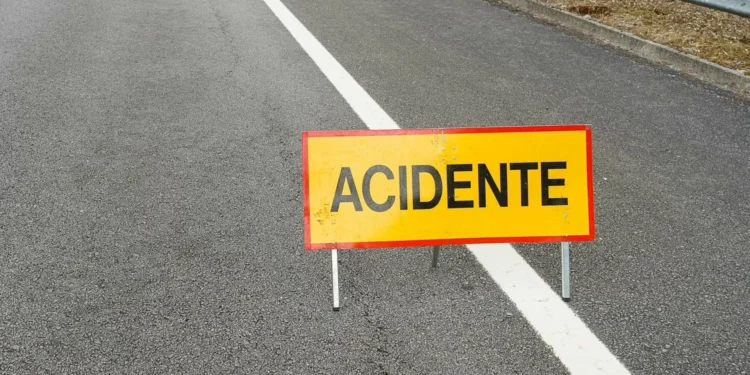 Quatro crianças e dois adultos feridos em despiste no Barreiro