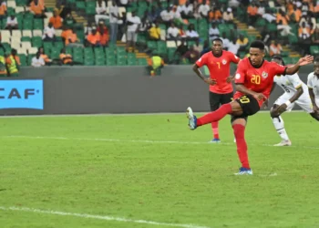 Uns atrás dos outros. Novo jogador do Sporting dispensado da seleção