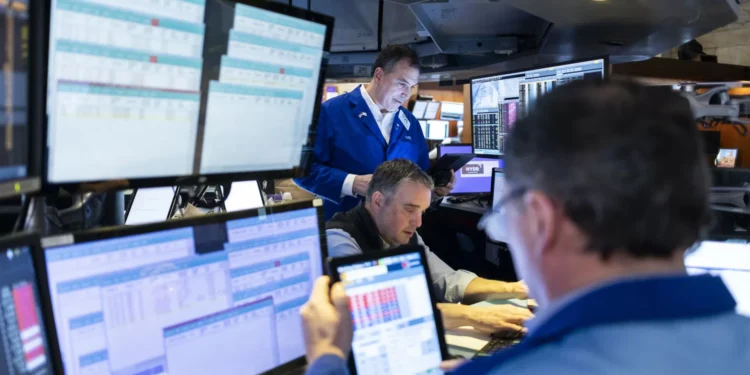 Wall Street fecha em alta impulsionada por grandes tecnológicas