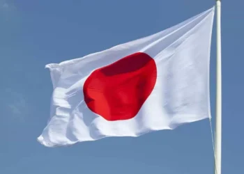 Cinco funcionários feridos após homens irromperem em escola em Tóquio