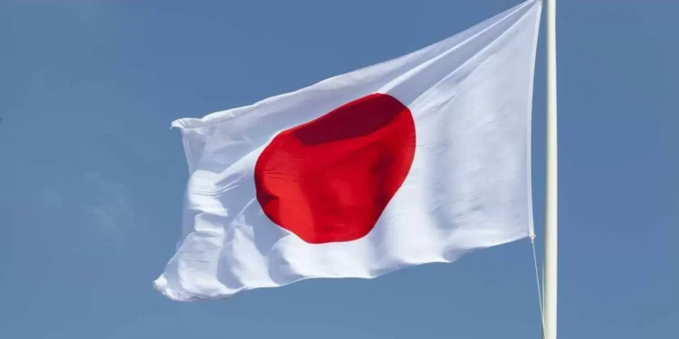 Cinco funcionários feridos após homens irromperem em escola em Tóquio