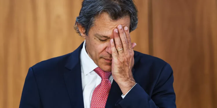 Imposto para bancos? Goldman Sachs diz que clientes vão pagar conta do IOF