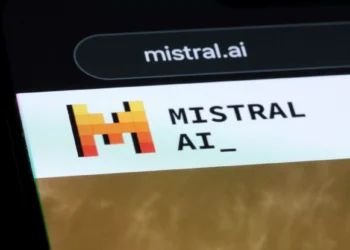 IA de rival da OpenAI gera conteúdo perigoso: exploração infantil e armas químicas