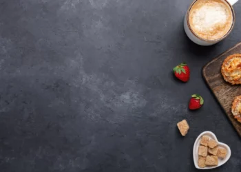 Morangos e manteiga de amêndoa é o que precisa para este snack