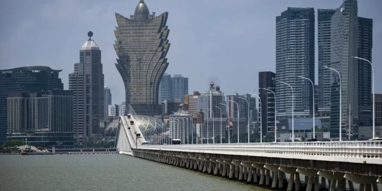 Receitas do jogo em Macau sobem 1,7% para 2,27 mil milhões em abril