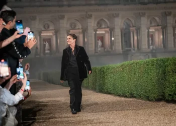 Menos uma mulher à frente da moda feminina: Maria Grazia Chiuri está fora da Dior