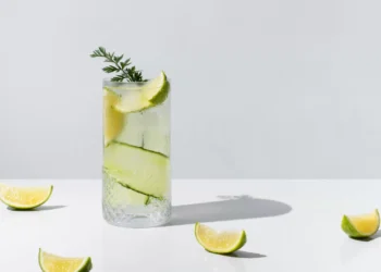 Água de pepino. A bebida refrescante para as noites cada vez mais longas