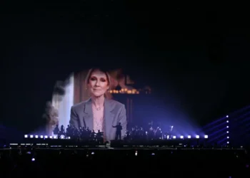 Portuguesa iolanda voltou à Eurovisão para homenagear Céline Dion. Veja