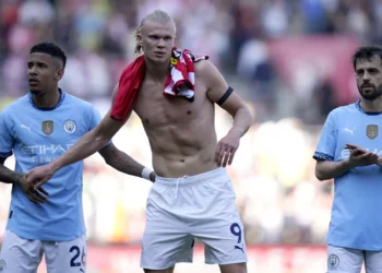 Custa 380 mil euros e é… amarelo. Eis a nova ‘bomba’ de Haaland