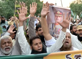 Tensão entre Índia e Paquistão continua após anúncio de cessar-fogo mediado pelos EUA