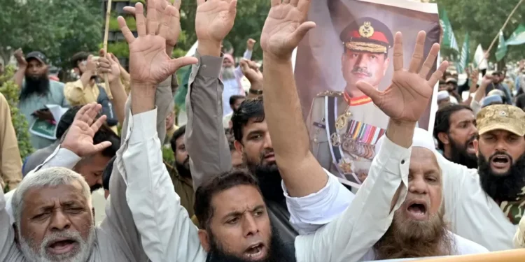 Tensão entre Índia e Paquistão continua após anúncio de cessar-fogo mediado pelos EUA