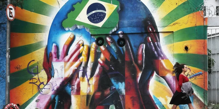 Brasil cria 922 mil empregos formais nos primeiros quatro meses do ano