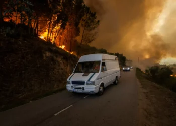 Fui apanhado de carro no meio de um incêndio. E agora?