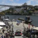 Carros do Rali de Portugal ‘pintaram’ Ribeira do Porto. Eis as imagens