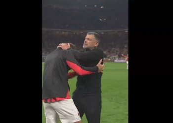 Sérgio Conceição igual a si mesmo na hora de celebrar o triunfo do Milan