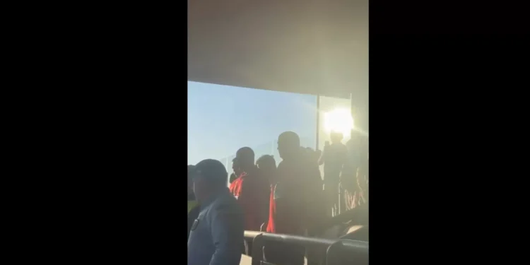 Renato Sanches atira garrafa de água contra adeptos do Sp. Braga