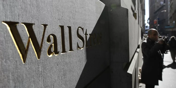 Wall Street fecha sessão a procurar livrar-se das tensões com o orçamento