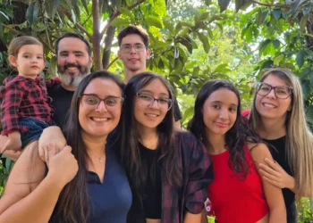 Família poliamor: ‘Depois de muita terapia e empatia conseguimos superar’