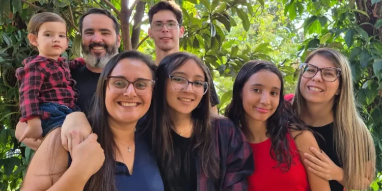 Família poliamor: ‘Depois de muita terapia e empatia conseguimos superar’