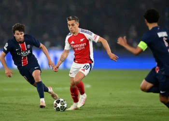 Neves diz que foi “preciso saber sofrer” para “escrever história linda”