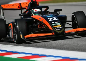 Português Ivan Domingues brilha na Fórmula 3 em Espanha