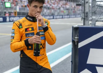 Lando Norris vence corrida sprint em Miami e Verstappen penalizado