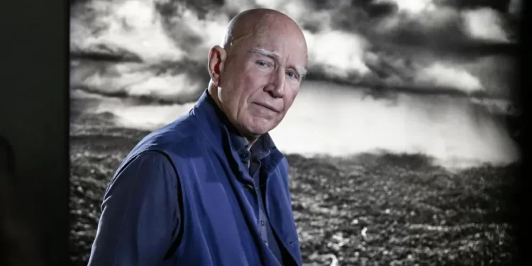 Família de Sebastião Salgado divulga causa da morte do fotógrafo