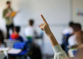 Colégios pedem liberdade para desenhar currículos e contratar docentes