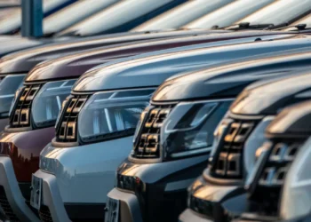 Elétrico, híbrido, diesel ou gasolina. Que carro menos desvaloriza?