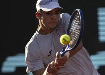 Jaime Faria eliminado na primeira ronda de Roland Garros