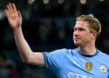 Napoli comete ‘ato de loucura’ e está a um passo de garantir De Bruyne
