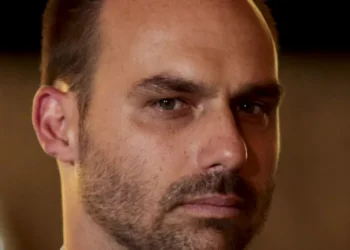 Oposição acredita que pedido de investigação contra Eduardo já estava pronto