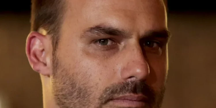 Oposição acredita que pedido de investigação contra Eduardo já estava pronto