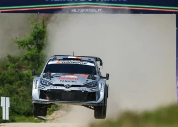 Ogier aproveita avaria de Tänak para liderar Rali de Portugal