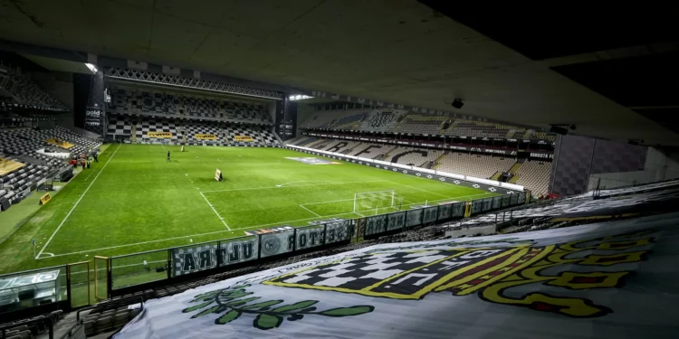Boavista e AVS defrontam-se com permanência na I Liga em jogo