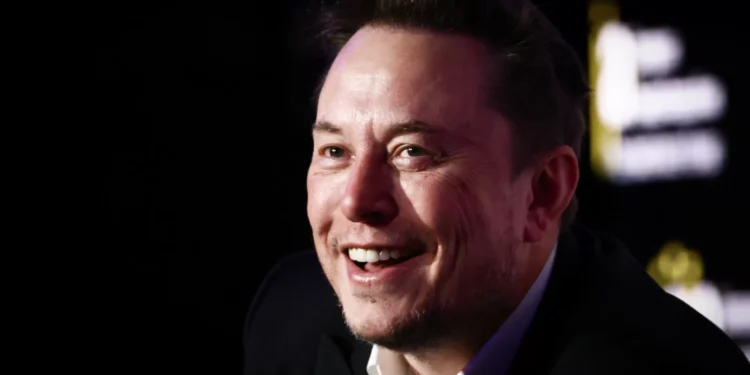 Elon Musk de saída? Tesla faz esclarecimento sobre procura de novo CEO