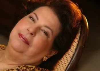 Morreu a cantora brasileira Nana Caymmi