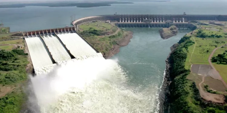EUA querem excedente de energia de Itaipu para IAs