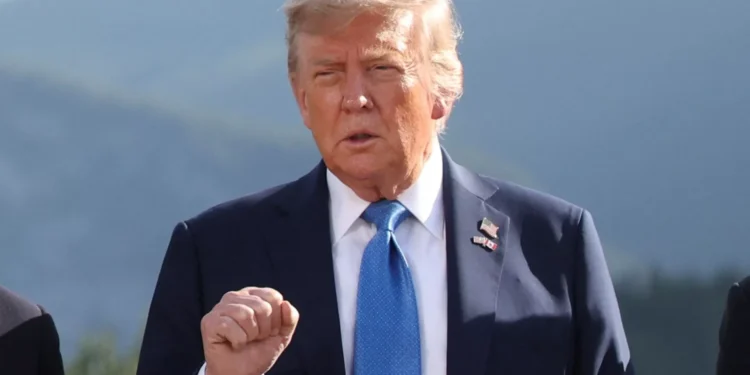 Ataque dos EUA a instalações nucleares iranianas divide apoiantes de Trump