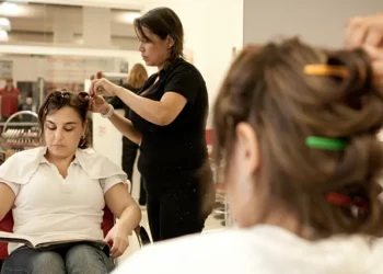 Setor de serviços do Brasil sobe em maio, mas segue na faixa de contração