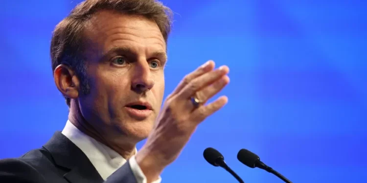 Macron cobra presidente do Irã sobre retorno às negociações nucleares e cooperação com a AIEA