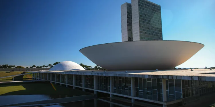 As seis medidas mais apoiadas pela Câmara e pelo Senado para cortar os gastos públicos