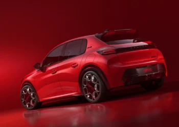 Linhagem histórica de volta: Peugeot E-208 GTi revelado