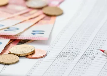 Proposta do Governo para descidas no IRS já deu entrada no Parlamento