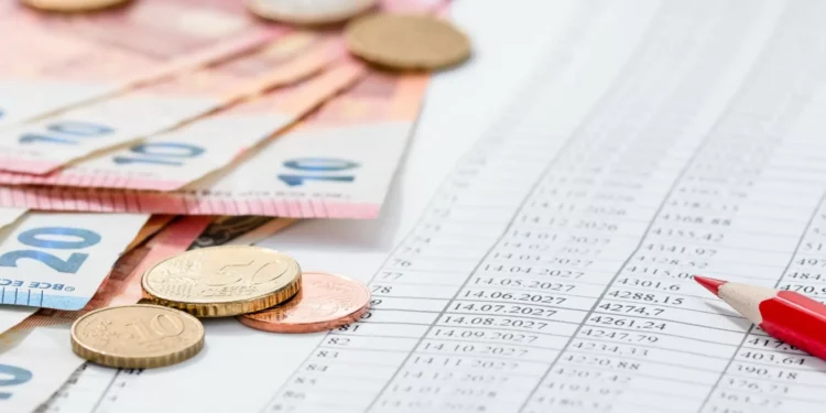 Proposta do Governo para descidas no IRS já deu entrada no Parlamento