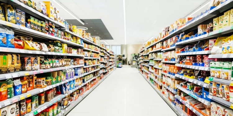 Os produtos que aliviam o bolso na hora de ir ao supermercado